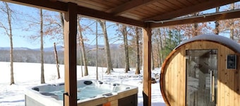 RockFish Estate | The 100 Collection | HotTub