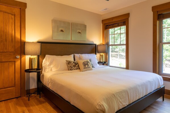 7 bedrooms, desk, iron/ironing board, free WiFi