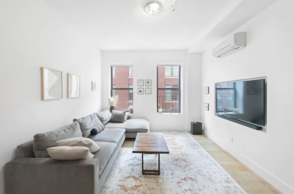 Gorgeous 2 Bedrooms with 2 Full bathrooms