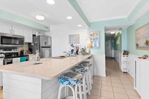 Microwave, oven, stovetop, coffee/tea maker