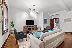 Interior - League Lofts (Galveston)
