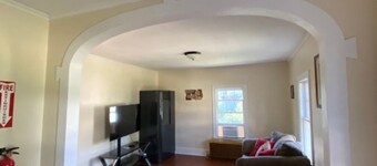 BEAUTIFUL NEWLY FURNISHED & Updated Apartment! Calling TRAVEL NURSES & MEDS!