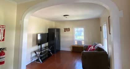 BEAUTIFUL NEWLY FURNISHED & Updated Apartment! Calling TRAVEL NURSES & MEDS!