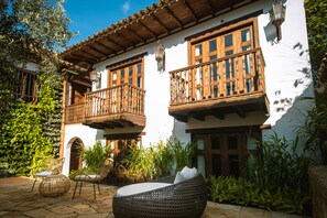 42-inch flat-screen TV with digital channels - Hotel Casa Alcestre (Villa de Leyva)