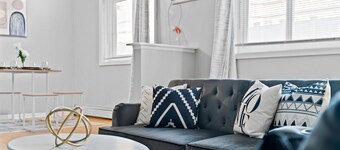 Chic Suite/Mins to L Train /Laundry/Free Parking