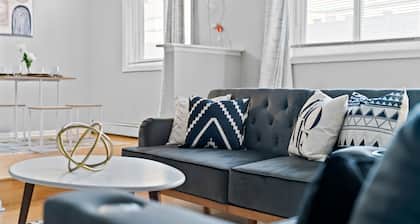 Chic Suite/Mins to L Train /Laundry/Free Parking