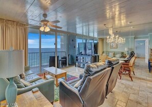 Télévision, chaîne hi-fi