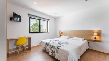 1 bedroom, internet, bed sheets