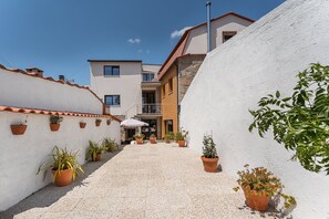 Esterni