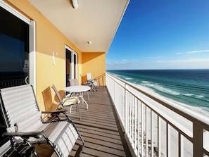 Property grounds - EmeraldChic 2bd condo, steps to Panama City Beaches close to Shipwreck Waterpark (Panama City Beach)