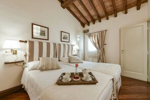 3 chambres, fer et planche à repasser, lit parapluie, Wi-Fi gratuit