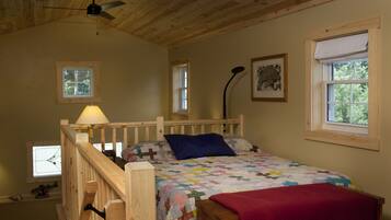 2 bedrooms, desk, free WiFi, bed sheets