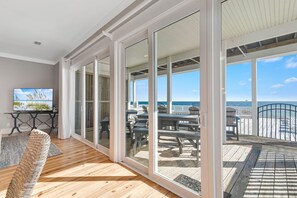 Maison, plusieurs lits, accès piscine, vue plage | Terrasse/Patio
