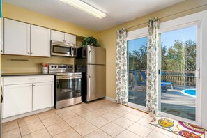 獨棟房屋, 多張床, 庭院, 海景 | 私人廚房 | 電冰箱、微波爐、烤箱、爐台