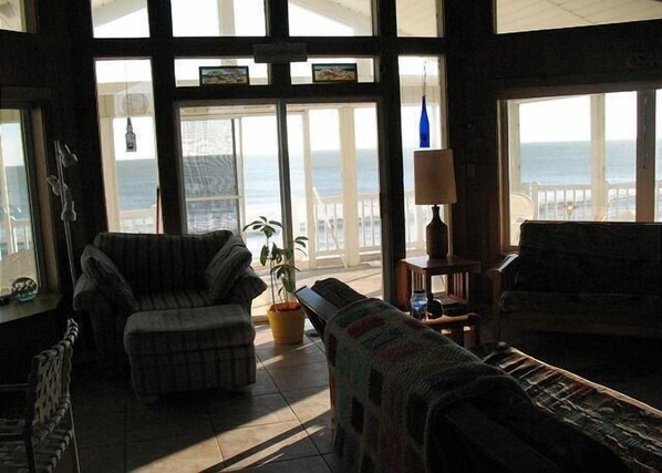 House, Multiple Beds, Patio, Ocean View | Living room | 40-inch TV with digital channels