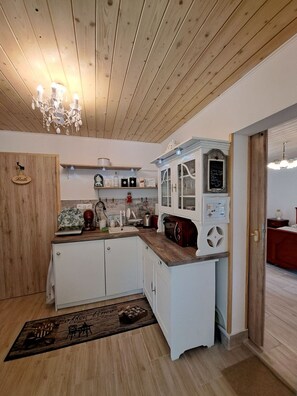 Interior - Wonderful private villa for 4 people with WIFI, TV and terrace (Marcali)