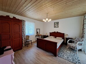 2 bedrooms, free WiFi, bed sheets - Wonderful private villa for 4 guests with WIFI, TV and terrace (Marcali)