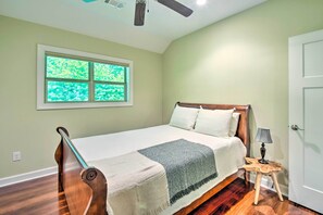 4 Schlafzimmer, Schreibtisch, Bügeleisen/Bügelbrett, Reisekinderbett