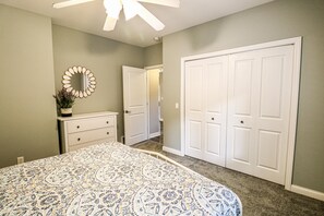 5 Schlafzimmer, Bügeleisen/Bügelbrett, WLAN, Bettwäsche