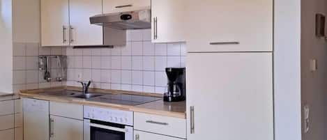 Micro-ondes, four, lave-vaisselle