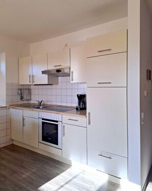 Microwave, oven, dishwasher - Vacation apartment Mühlenstrich 1a Whg. 6 "Wattwurm" - Haus Sielblick (Neuharlingersiel)