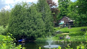 Property grounds - Charming Log Home - 25 private acres in Caledon (Caledon East)