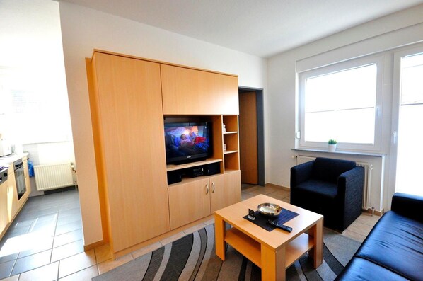 TV - Vacation apartment Juist Deichringstr. 10 Whg. 4 - Haus Südereck (Neuharlingersiel)