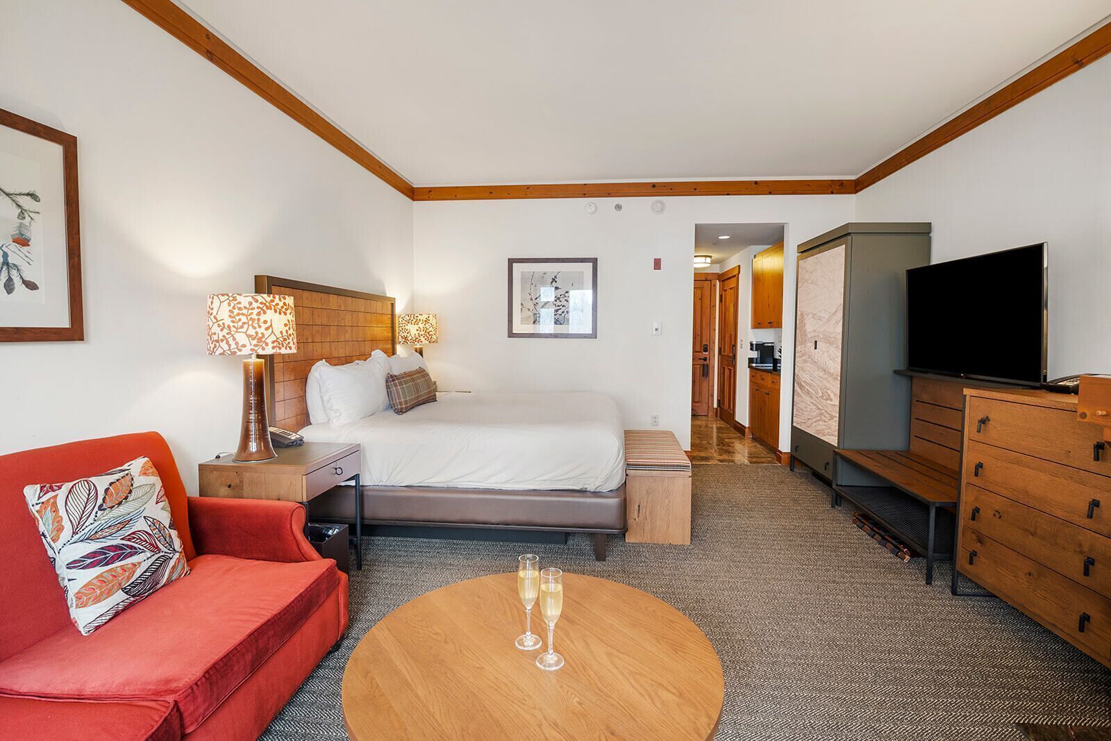 办公桌、熨斗/熨衣板、免费 WiFi、床单