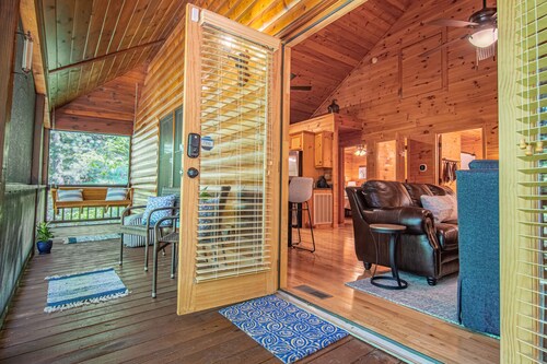 Peaceful Blue Ridge Retreat-Brand New! Huge Deck, Spa, Fire Pit, Ping Pong!
