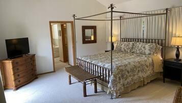 5 bedrooms, iron/ironing board, WiFi, bed sheets