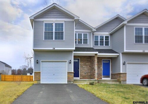 Home away from home! Entire townhome- large backyard. Close to many colleges. 