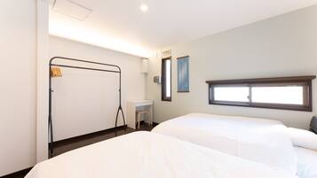 Family Villa | 3 bedrooms, blackout drapes, iron/ironing board, free WiFi