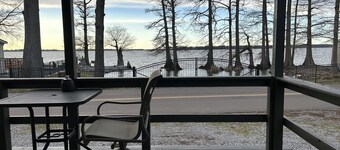 Come and relax at the Refuge at beautiful Reelfoot Lake!