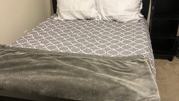 1 bedroom, desk, free WiFi, bed sheets