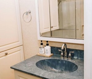 Combined shower/bathtub