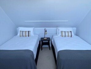 4 bedrooms - Islington Cottage (Islington)