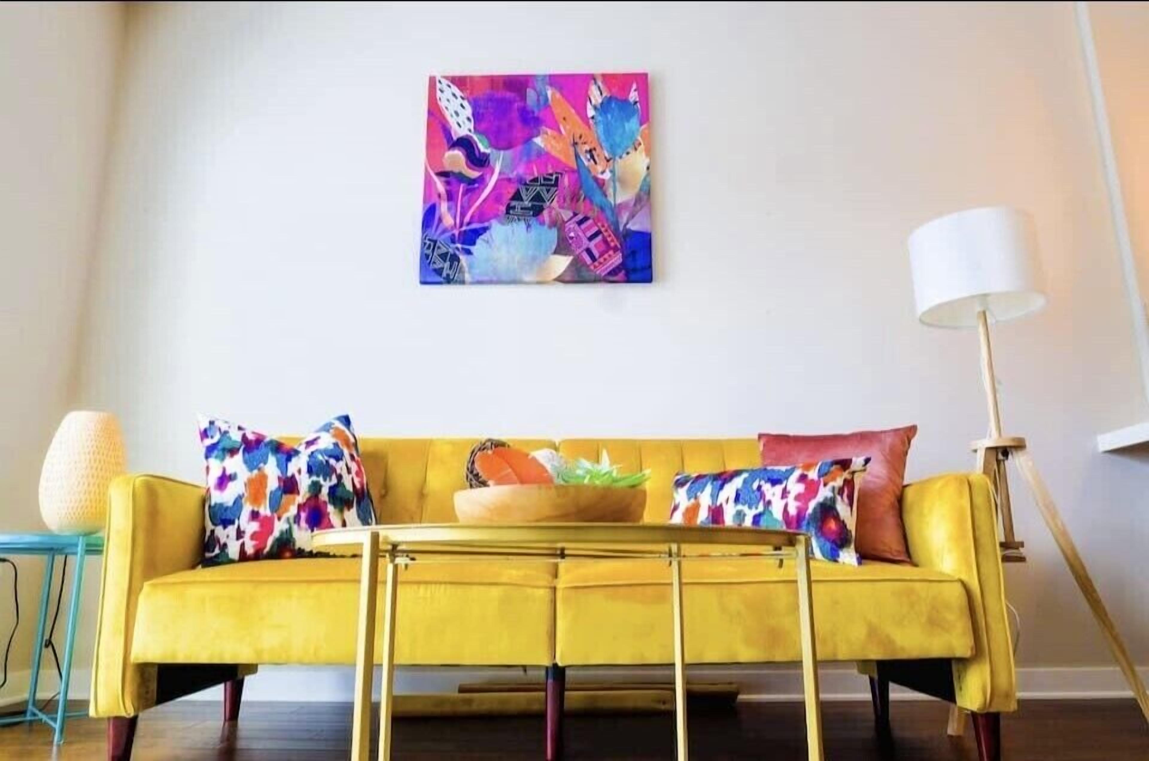 POSH UPTOWN SUITE