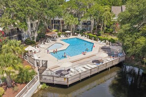 A heated pool - 46 Springwood: Ground floor unit directly across from complex pool! (Hilton Head Island)