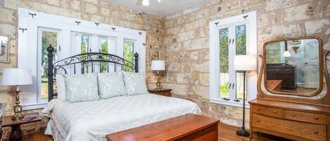 1 chambre, fer et planche à repasser, Wi-Fi gratuit, draps fournis