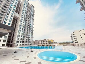 Outdoor pool - MYHOME 3BR 7 PAX (Ipoh)