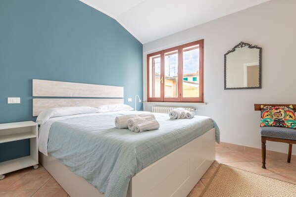 2 bedrooms, travel cot, free WiFi