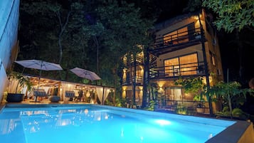 Piscine extérieure