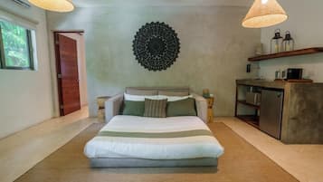 Ropa de cama de alta calidad, cubrecamas y minibar