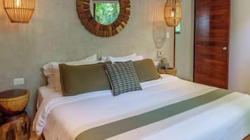 Suite superior, 1 cama de matrimonio grande con sofá cama, balcón | Ropa de cama de alta calidad, edredones de plumas, minibar y caja fuerte