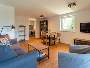TV - Small, charming, centrally located and yet quiet (Bad Hofgastein)
