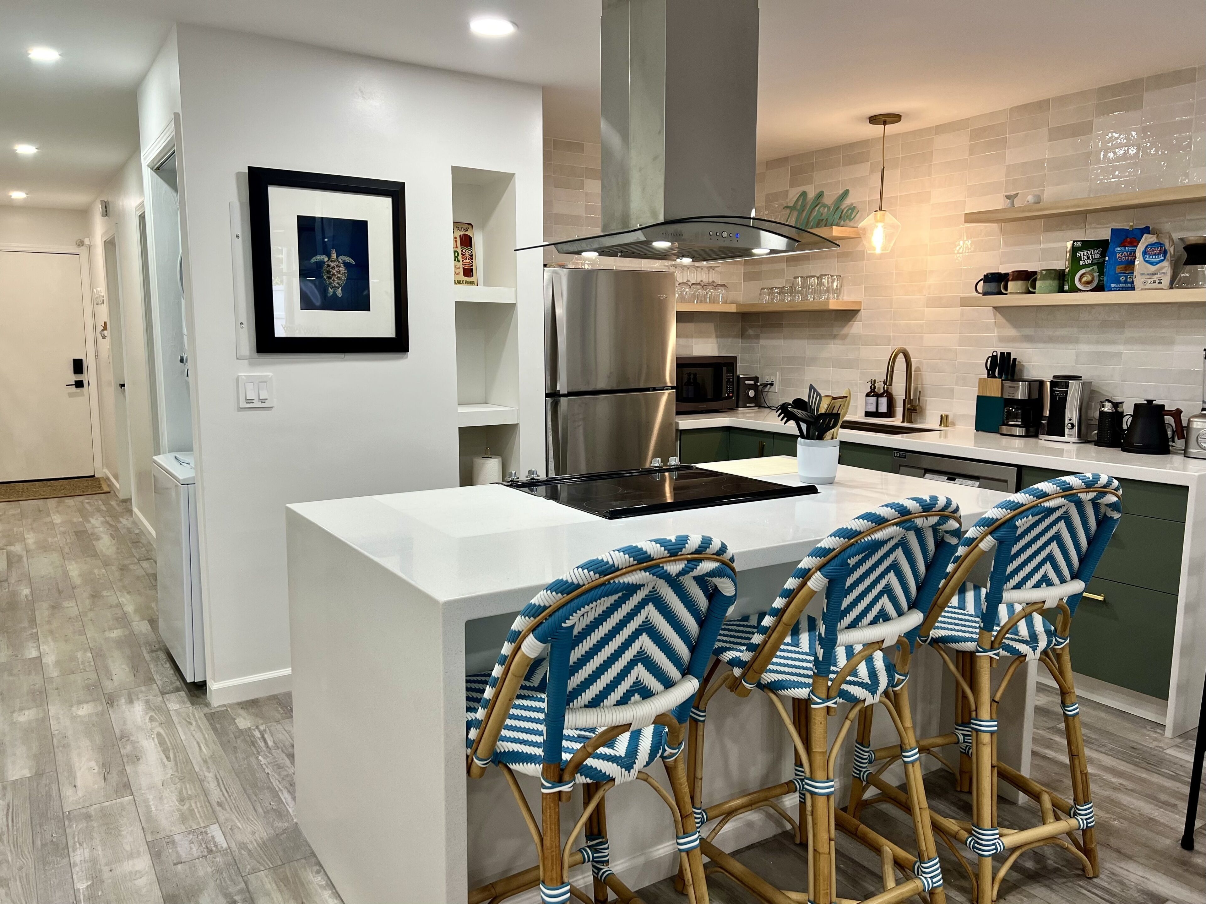 Refrigerador, microondas, horno y parrilla de estufa 