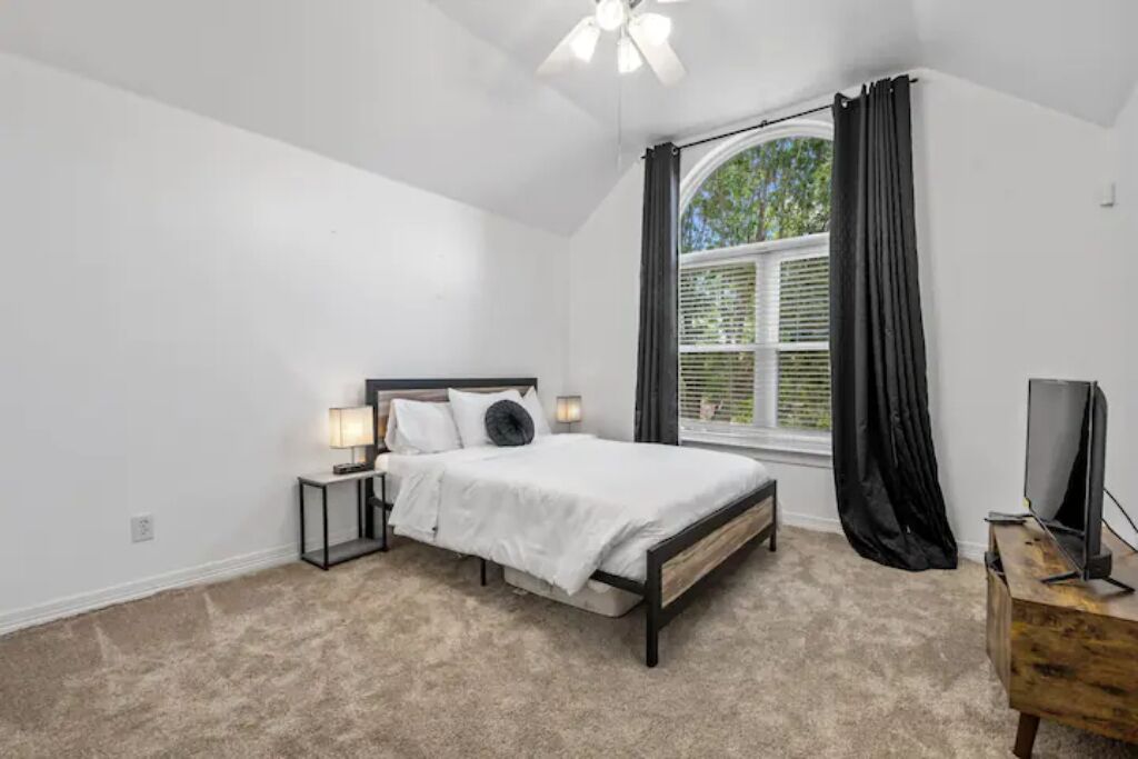 5 chambres, bureau, fer et planche à repasser, accès au Wi-Fi (inclus)