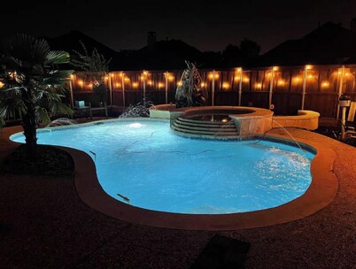 Luxurious | Pool Oasis | PS5 | 12 Beds | Aquarium