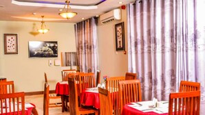 Restaurant - The Grace Land Hotel (Arusha)