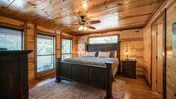 5 bedrooms, free WiFi, bed sheets